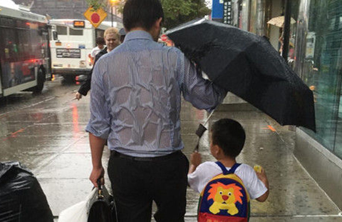 由「達(dá)康書(shū)記車(chē)貼」和「雨傘爸爸照片」引發(fā)的IP事件