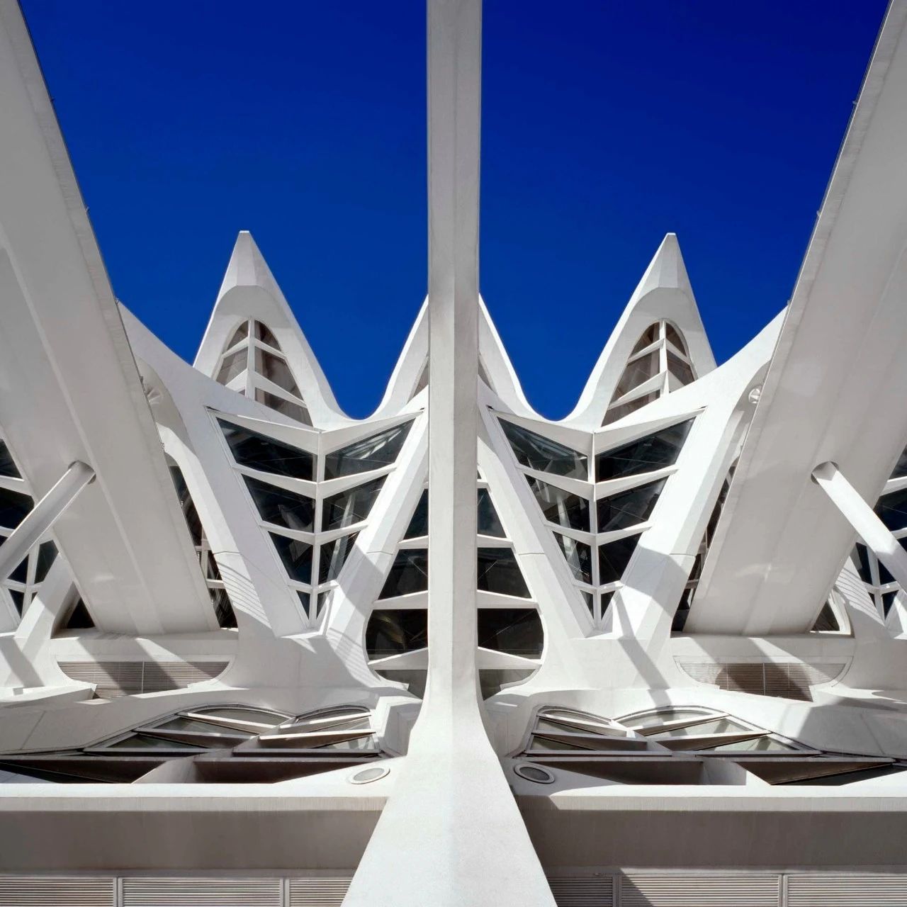 Santiago Calatrava ：自然設計建筑大師